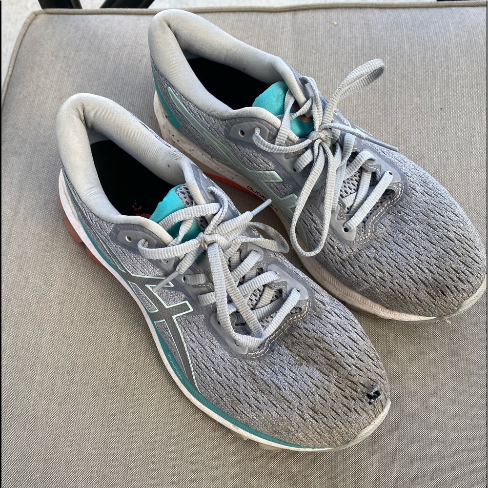 Asics size 9 1/2